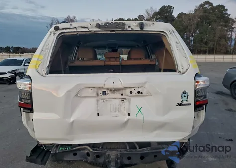 2021 Toyota 4Runner Sr5 z USA, uszkodzony, nr VIN JTEEU5JR1M5238478